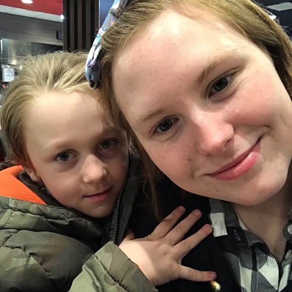 Meet your Posher, Cathleen - Picture 1 of 1